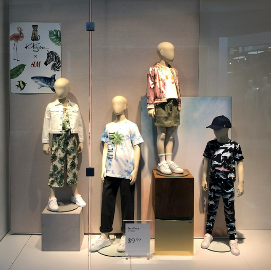 Fashion window display for t shirts